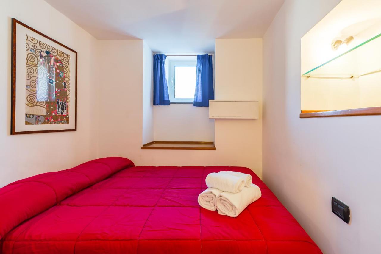 Apartment Parthenope's Eye On The Seafront By Napoliapartments
